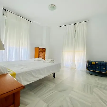 The Traveller's House Palacio Playa Y Piscina